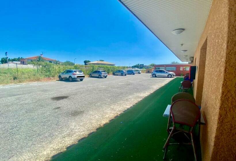 Номер Стандарт, Hôtel Acajou