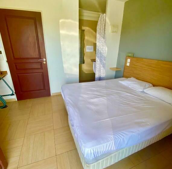 Номер Стандарт, Hôtel Acajou