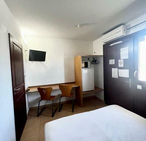 Номер Стандарт, Hôtel Acajou