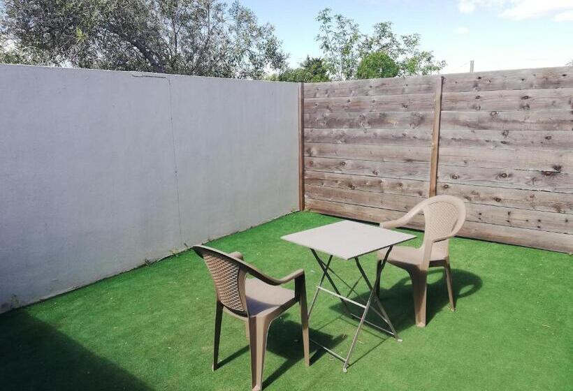 Номер Комфорт, Hôtel Acajou