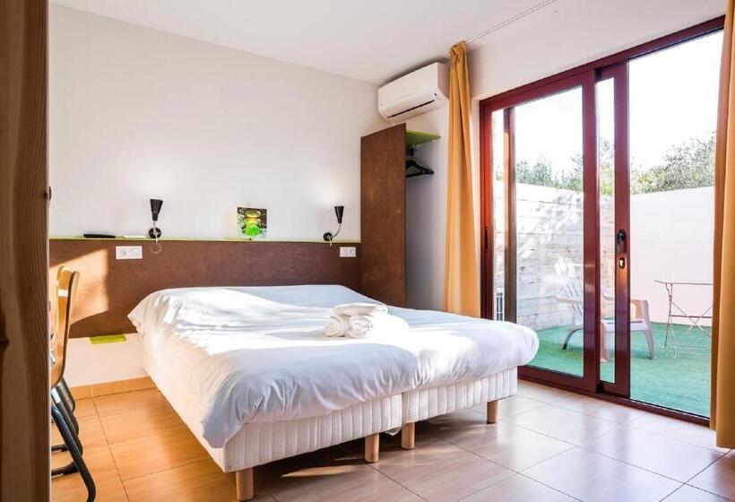 Номер Комфорт, Hôtel Acajou