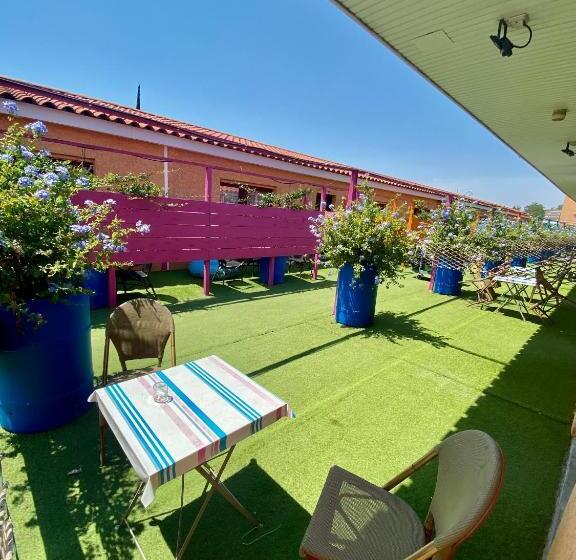 Номер Стандарт, Hôtel Acajou