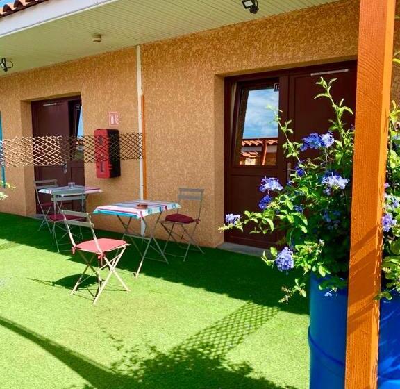 Номер Стандарт, Hôtel Acajou
