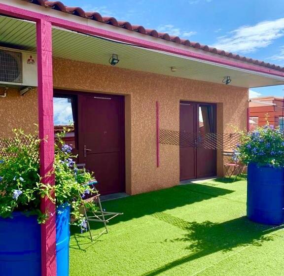 Номер Стандарт, Hôtel Acajou