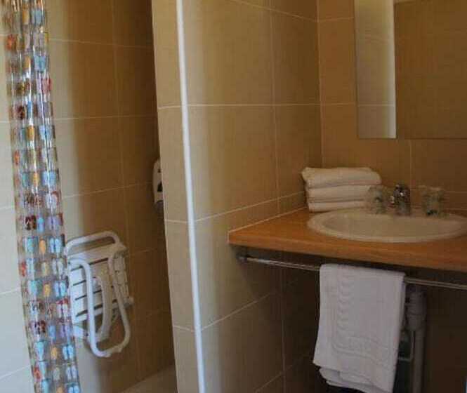 コンフォートトリプルルーム, Hôtel Acajou