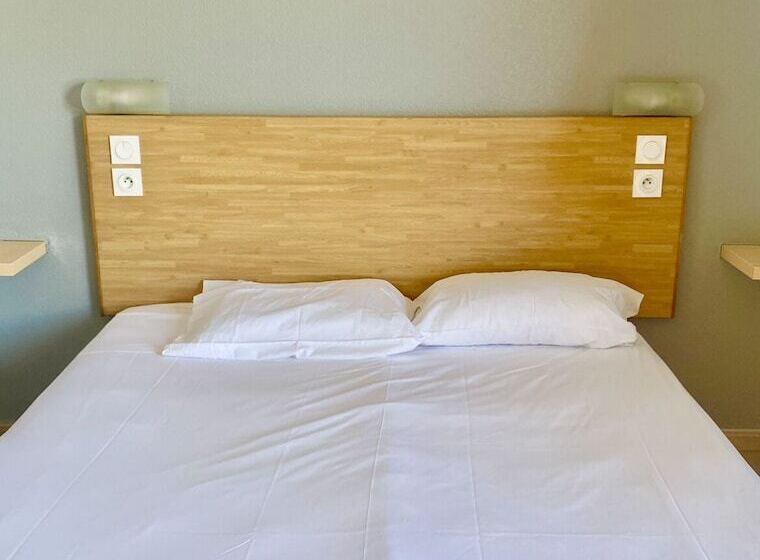 Номер Стандарт, Hôtel Acajou