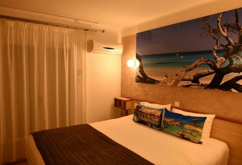 スタンダード４人部屋, Hôtel Le Claridge