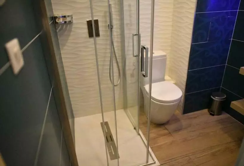 スタンダード４人部屋, Hôtel Le Claridge