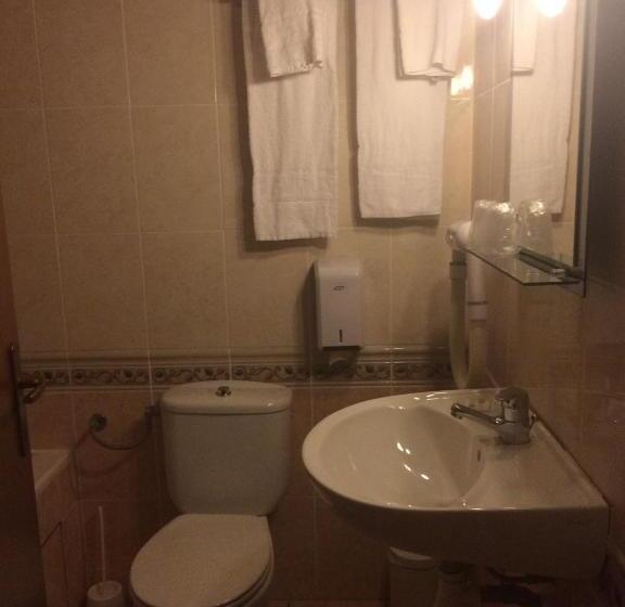 スタンダードトリプルルーム, Hôtel Le Claridge