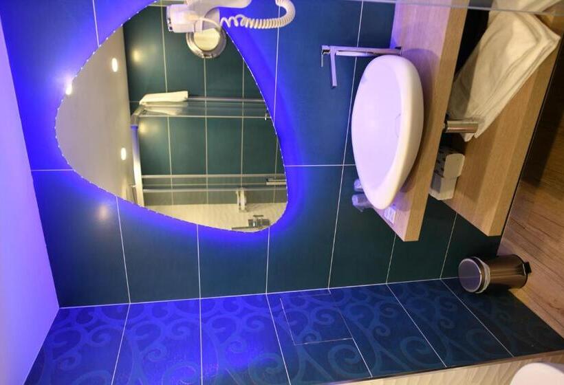 スーペリアールーム, Hôtel Le Claridge