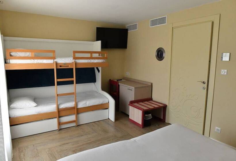 スタンダード４人部屋, Hôtel Le Claridge