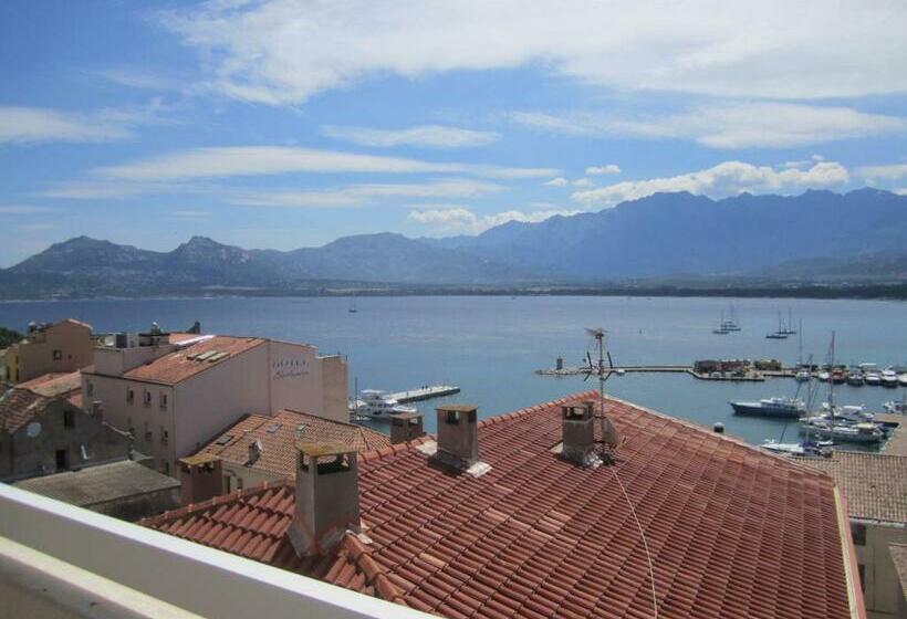 اتاق دوبلکس, Le Rocher