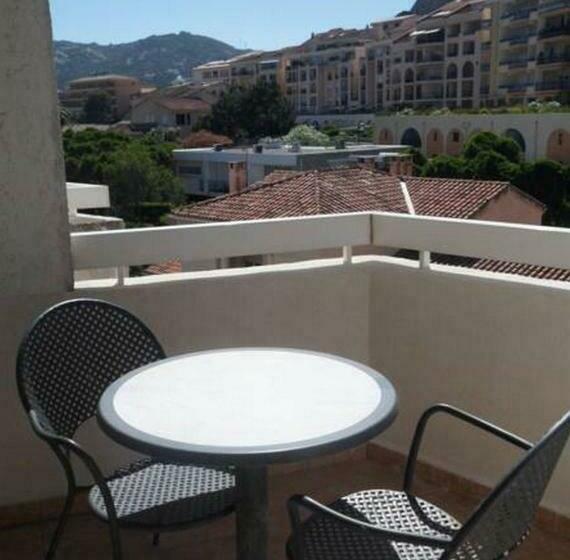 اتاق استاندارد با بالکن, Le Rocher