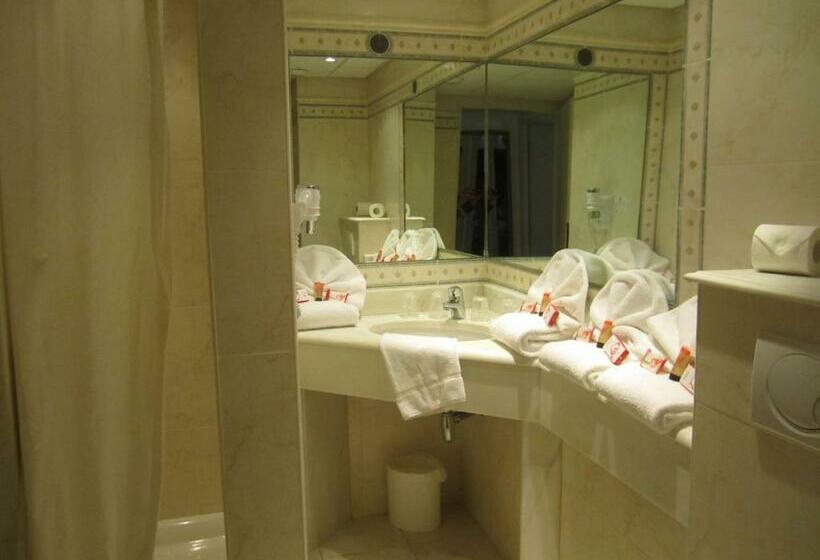 اتاق دوبلکس, Le Rocher