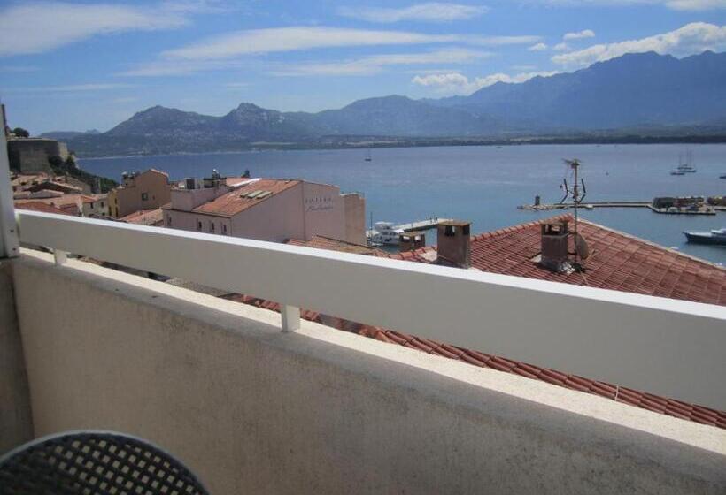 اتاق دوبلکس, Le Rocher