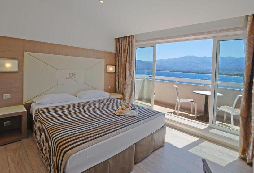 اتاق دوبلکس, Le Rocher