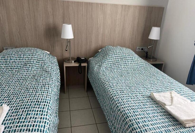 标准间, Les Arcades