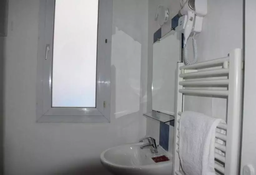 اتاق استاندارد یک نفره, Hôtel Résidence Champerret