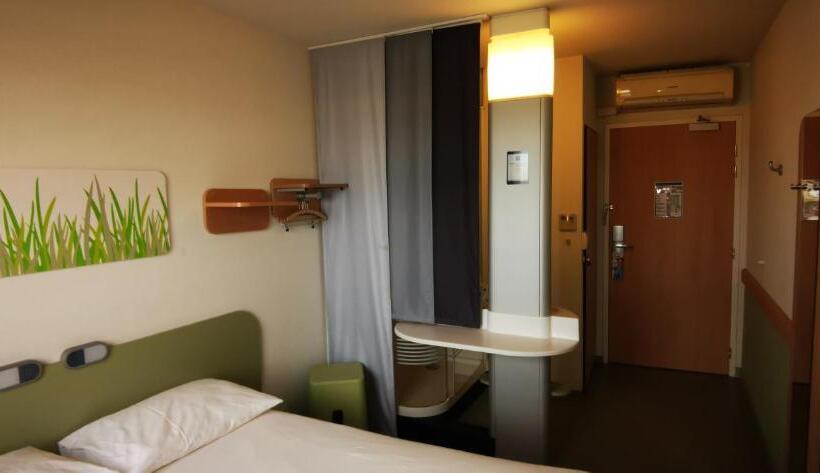 Номер Стандарт, Ibis Budget Nimes Centre Gare