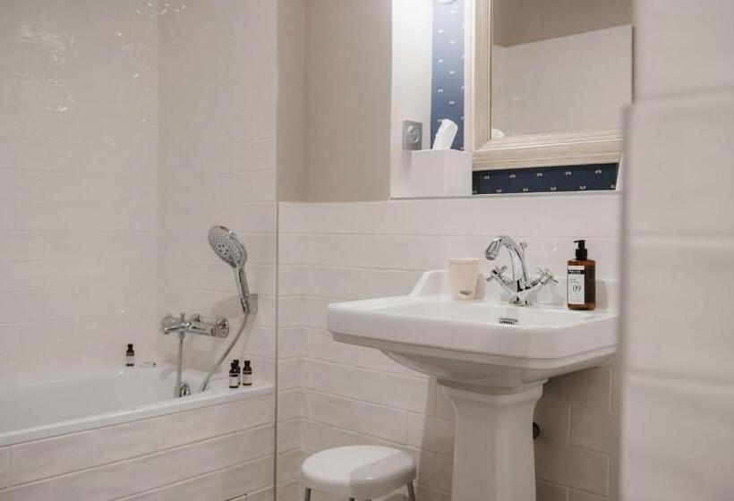 带大床的豪华间, La Robeyere; Bw Signature Collection