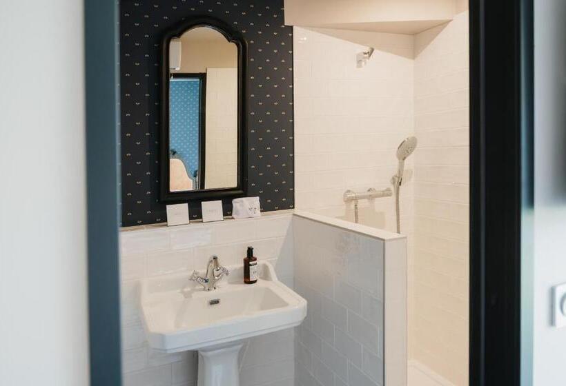 带大床的高级房间, La Robeyere; Bw Signature Collection