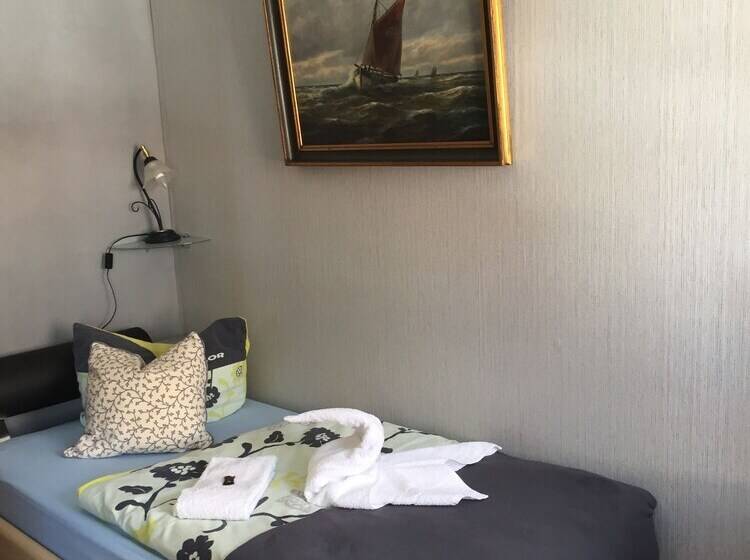 غرفة قياسية فردية, Pension Teutonia