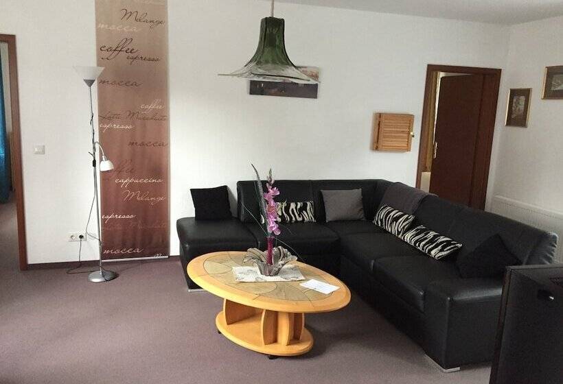 شقة غرفتين, Pension Teutonia