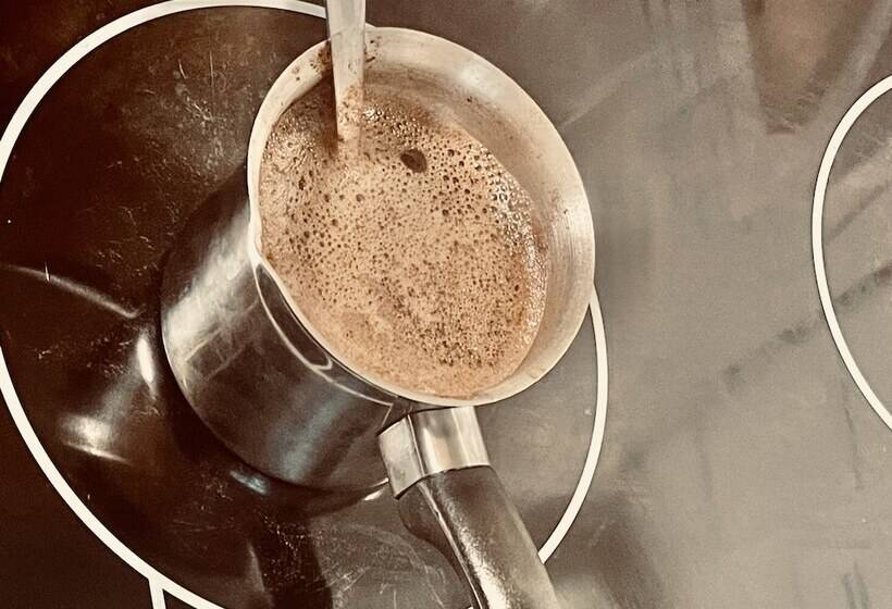 标准三人间共用浴室, Senate