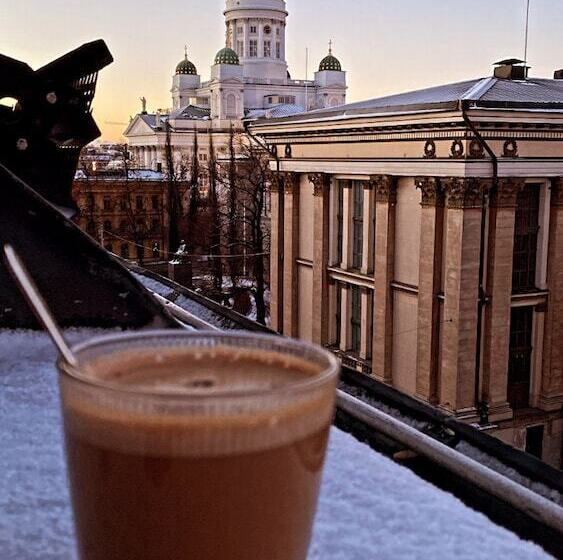 标准单人间共用浴室, Senate