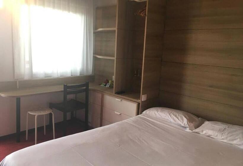 إستوديو قياسى, So'Lodge Niort A83