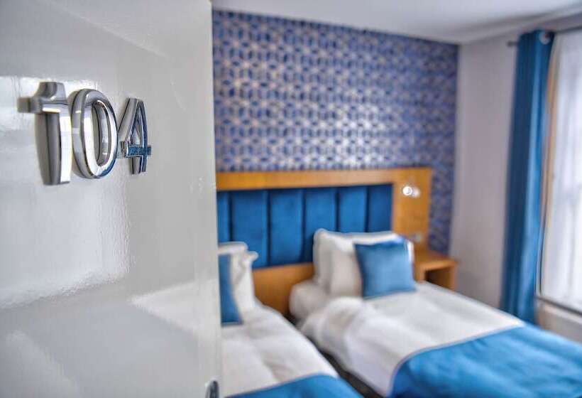 غرفة قياسية, The Bridge