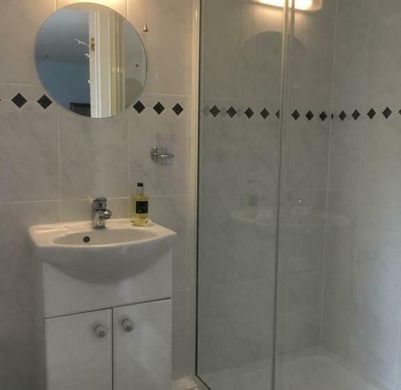 اتاق عادی اینتریور, The Charterhouse