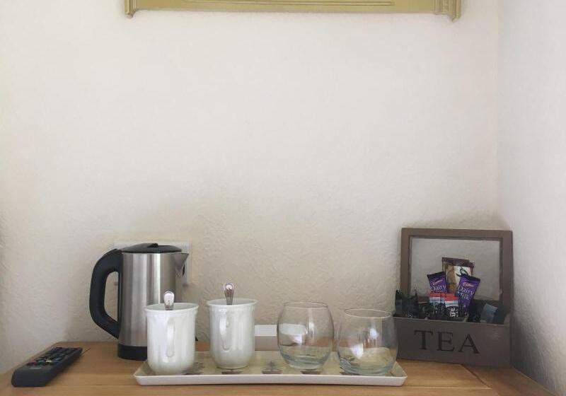 اتاق استاندارد, The Charterhouse