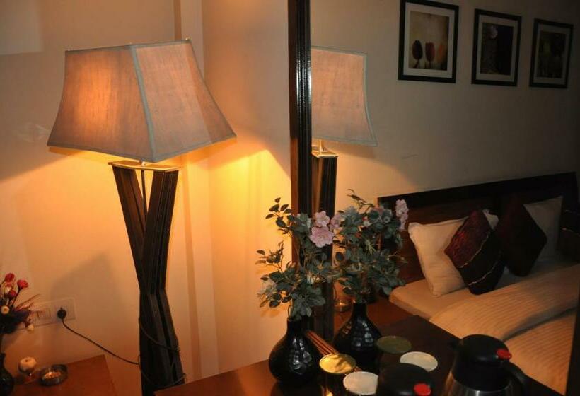 Номер Deluxe, The Eden Hotel Near Okhla