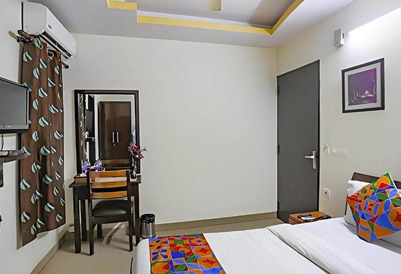 Номер Deluxe, The Eden Hotel Near Okhla