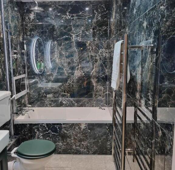 חדר סטנדרט, The Resolution