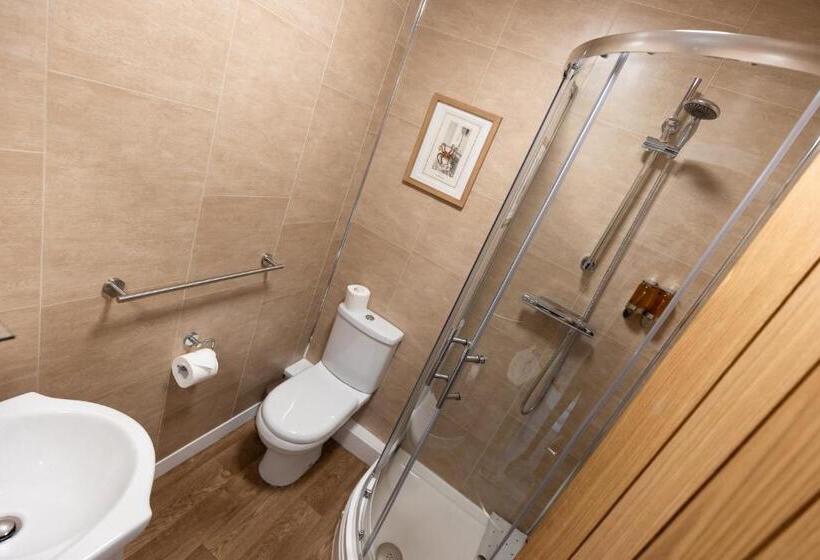 חדר בסיסי, The Resolution