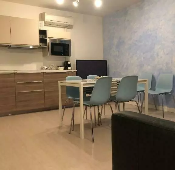 Huoneisto 1 Makuuhuone Pohjakerros, Apart Hotel Atlantic