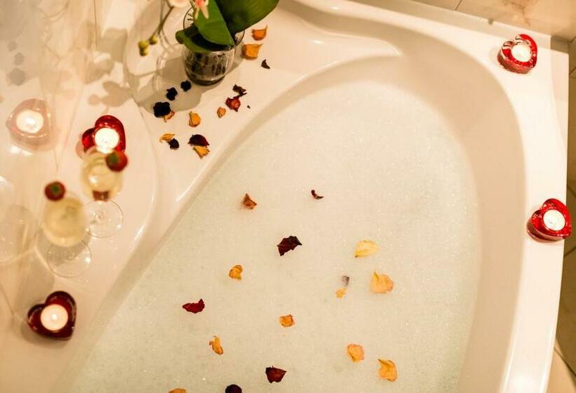 סוויטת ג'וניור דלוקס, Das Badl   Adults Only Soft