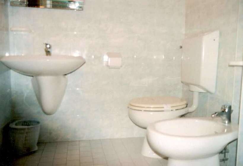 标准间, Antonella