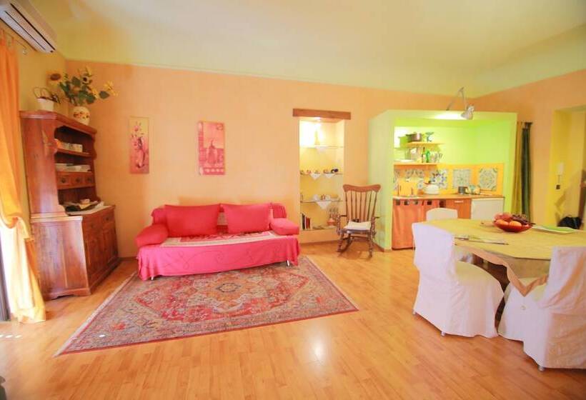 Люкс Повышенной Комфортности, B&b Le Casette Di Lu