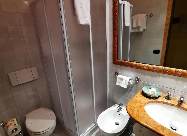 اتاق استاندارد سه نفره, Bellavista