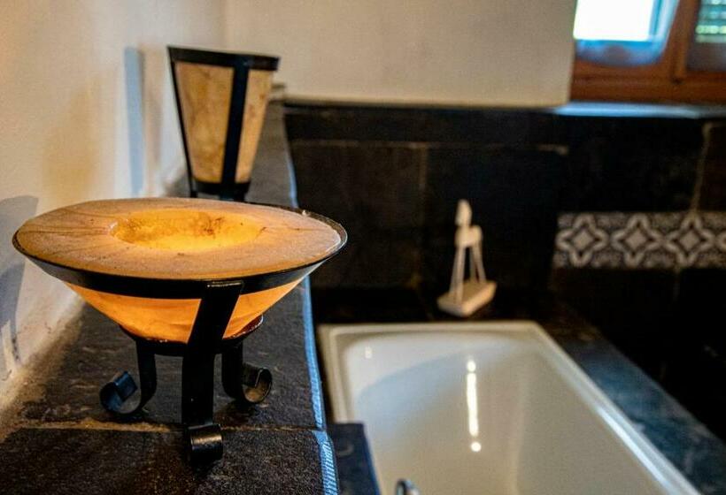 Номер Deluxe, Case Brizza