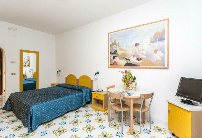 استودیوی استاندارد, Club Residence La Castellana Mare
