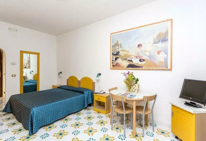 استودیوی استاندارد, Club Residence La Castellana Mare