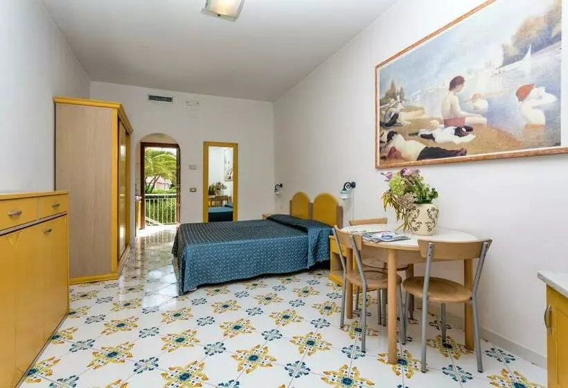 استودیوی استاندارد, Club Residence La Castellana Mare