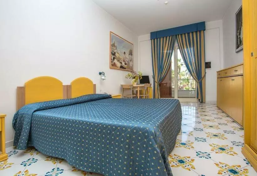 استودیوی استاندارد, Club Residence La Castellana Mare