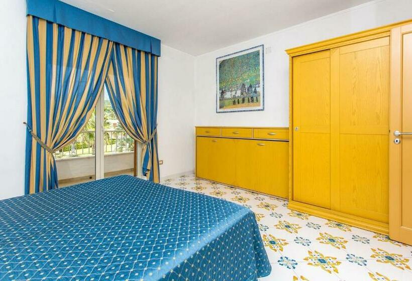 إستوديو قياسى, Club Residence La Castellana Mare