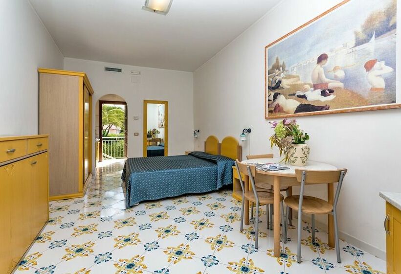 استودیوی استاندارد, Club Residence La Castellana Mare