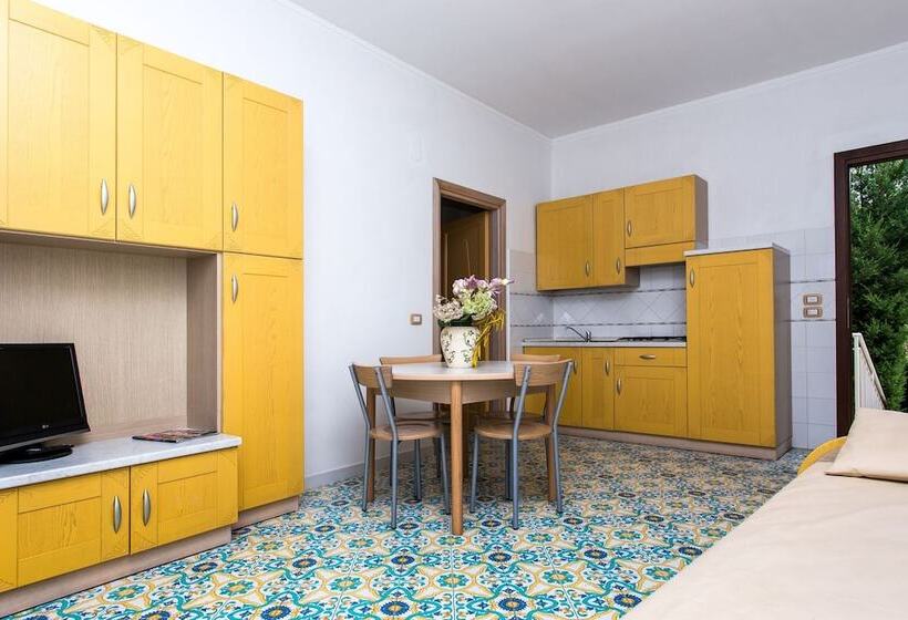 آپارتمان 2 خوابه, Club Residence La Castellana Mare